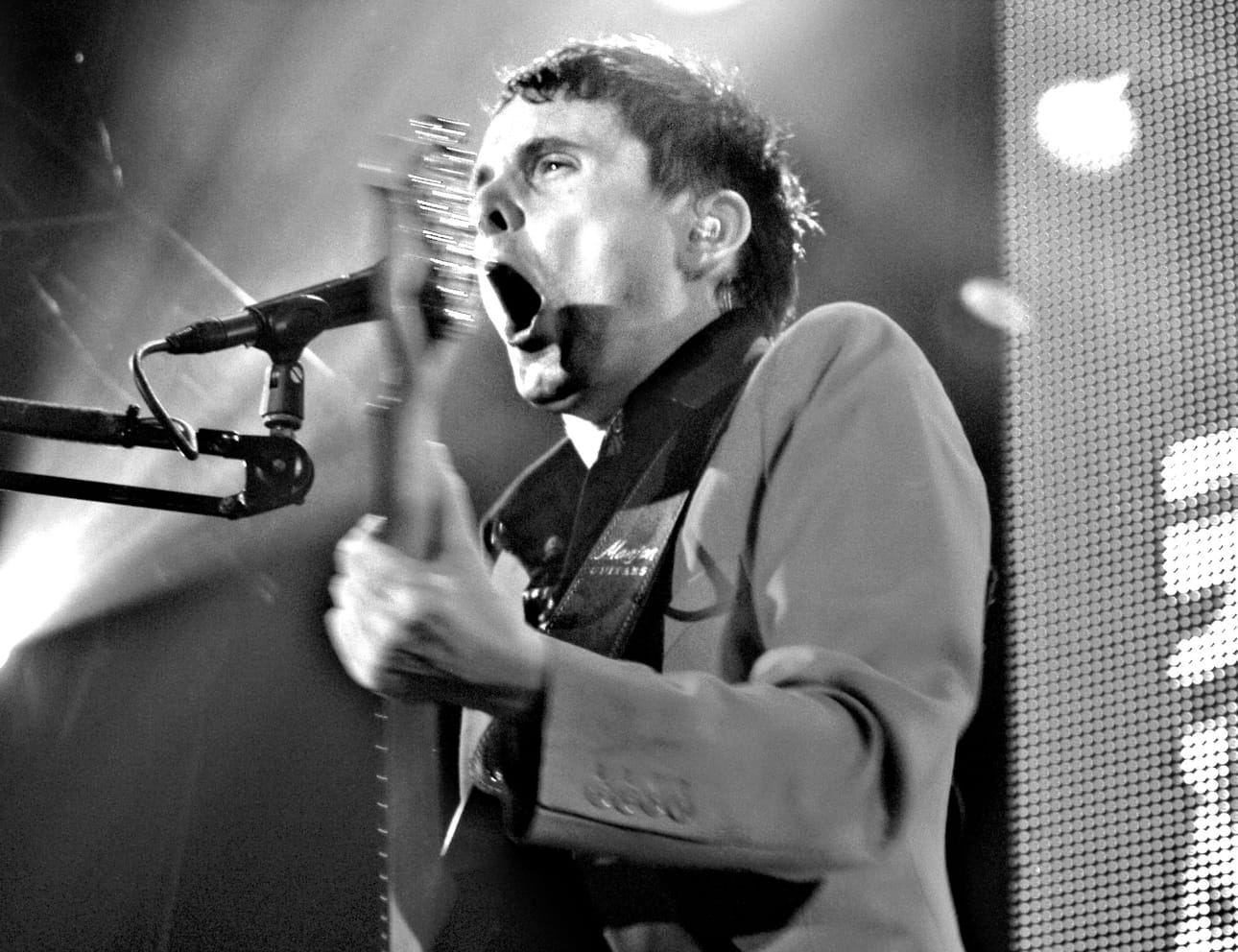 Matthew Bellamyn johtama Muse saapuu Suomeen joulukuussa. Kuva bändin Helsingin keikalta vuodelta 2007.