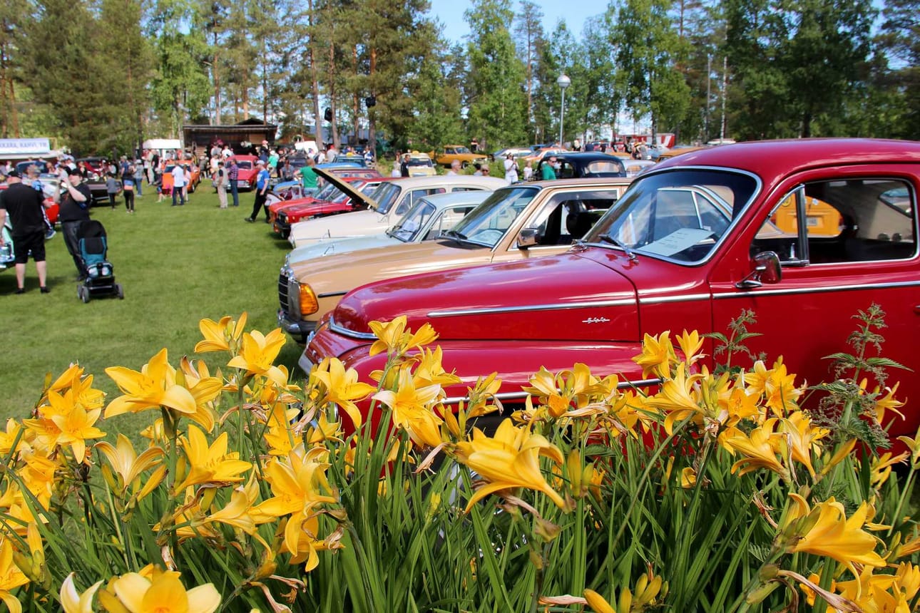 Autokentän teemana oli kotimaiset ajoneuvot.