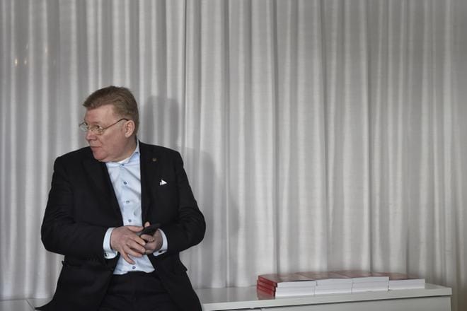 Anders Blomin väitöstutkimuksen mukaan suomalaisella liike-elämällä on ollut suuret mahdollisuudet vaikuttaa poliittiseen päätöksentekoon. Blom esitteli väitöstutkimustaan Helsingissä keskiviikkona. KUVA: Kimmo Penttinen