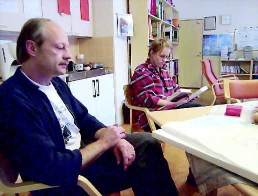 Koulunjohtaja Jukka Ylitervo on vähän harmissaan. Voimakas rakentaminen tuo uusia oppilaita, mutta koululaiset joudutaan ohjaamaan muualle.