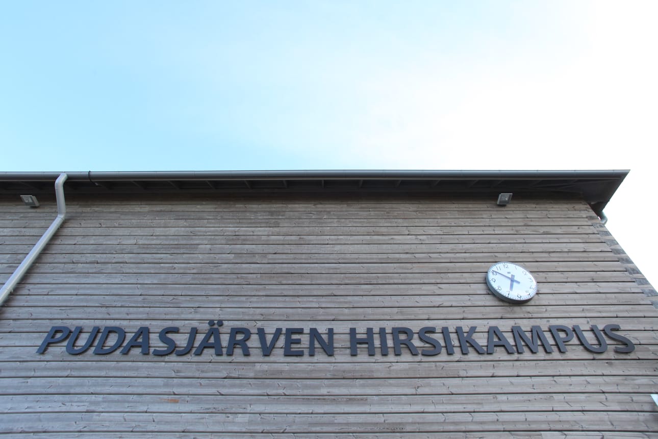 Pudasjärvellä on viimeisten vuosien aikana rakennettu kaikki uudet julkiset rakennukset hirrestä. Uusin on hirsinen koulukampus.