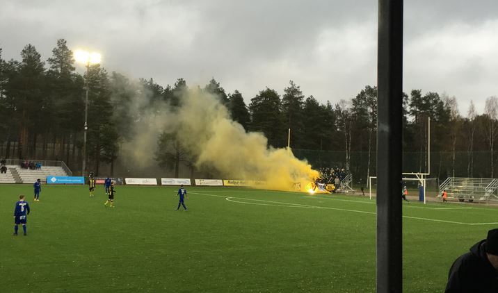 jalkapallofanit, espoo, honka, castren, valosoihtu