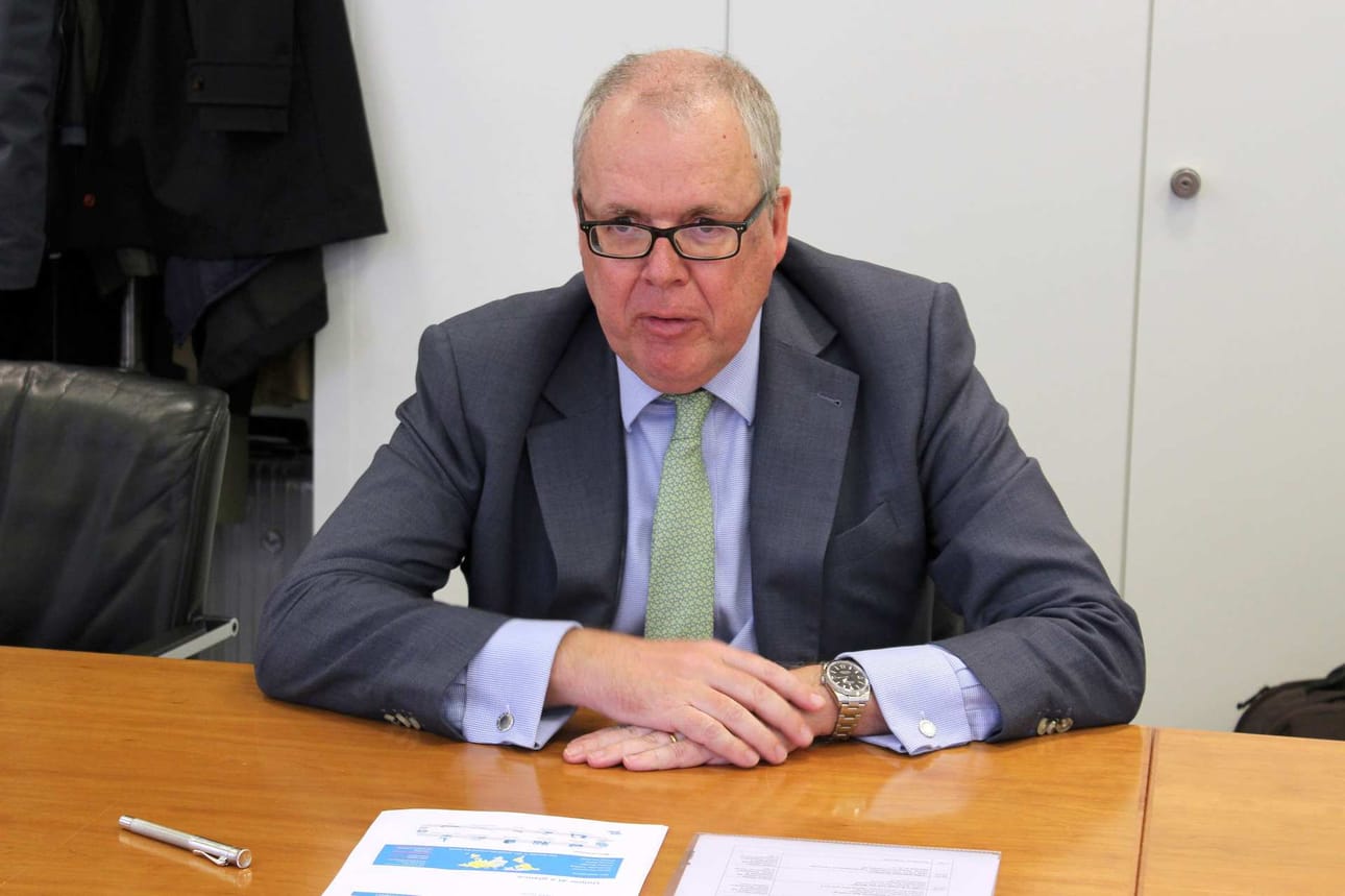 Uniperin toimitusjohtaja Klaus Schäfer puolustaa kiisteltyä Nord Stream 2 -putkihanketta, jolla venäläistä maakaasua tuotaisiin Itä-Euroopan maiden ohi suoraan Saksaan. Schäferille kasvava kaasukauppa on osa Euroopan yritystä vähentää hiilen poltosta syntyviä päästöjä.