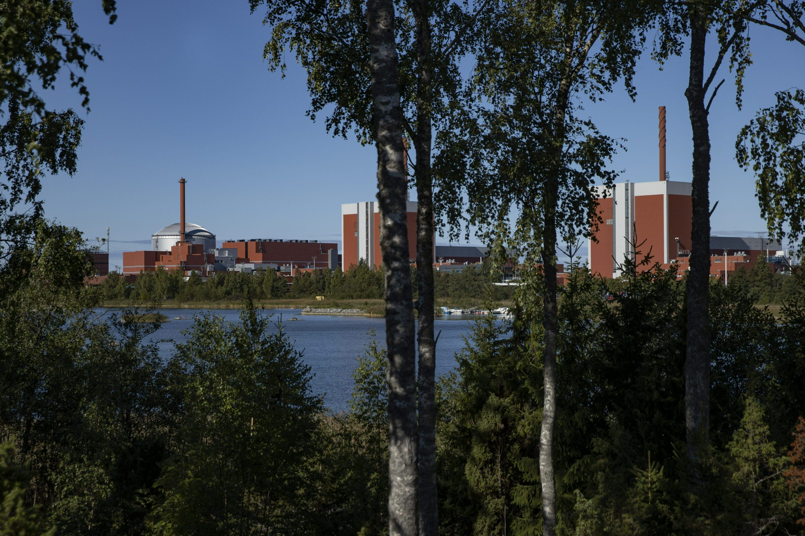 Olkiluoto 3:n viivästymisiin ehdittiin tottua, mutta energiakriisin myötä toiveet hankkeen valmistumisesta ovat korkealla – "Ei tässä tilanteessa parane ottaa painetta"