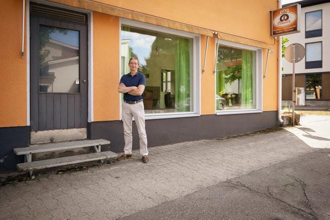 Cristophe Guillemeau sanoo saaneensa paljon kannustusta ihmisiltä Othellon toiminnan jatkamiseen. Hän aikoo tuoda perinteisten leivonnaisten lisäksi sekaan ripauksen ranskalaistaustaansa. Kuva: Samppa Toivonen