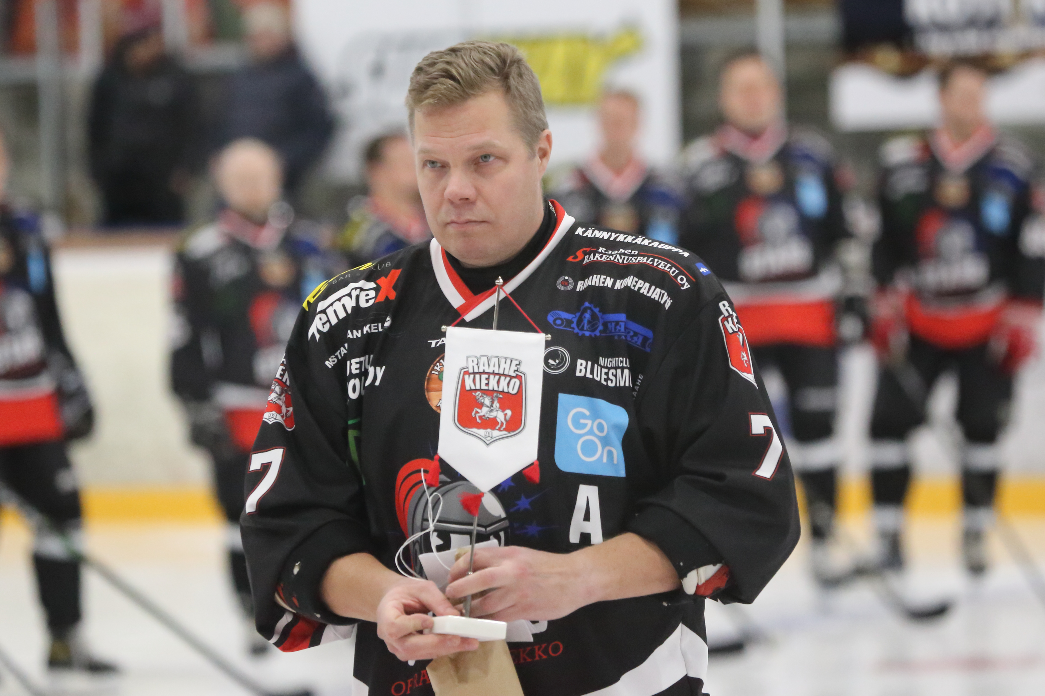 Markku Tiikkajan pelinumero jäädytettiin ja paita nostettiin kattoon