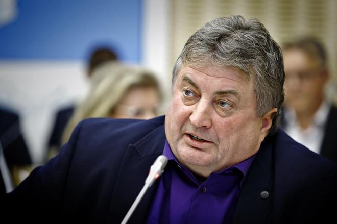RKP:n valtuutettu, yrittäjä Stig Beijar ei pitänyt kuntastrategiaehdotuksen kohdasta, jossa kunnalle riittäisi tavoitteeksi olla Suomen kolmen yrittäjäystävällisimmän kunnan joukossa. Hänen mielestään vain ykkössija kelpaa. Kuva: Tomi Kosonen/arkisto
