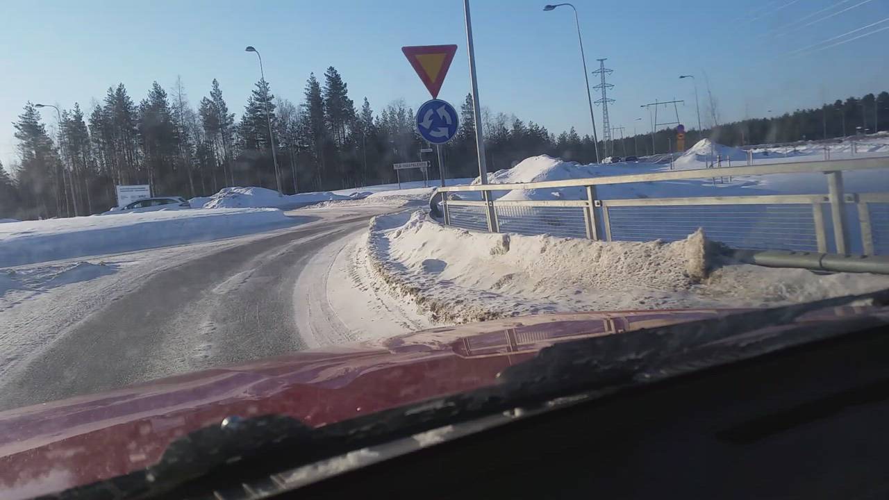 Auraustekniikka Raitotiellä pistää silmään