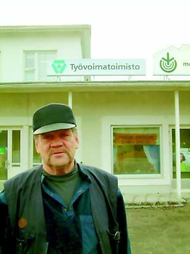 Pelko kaihertaa. Kunnanvaltuuston puheenjohtaja Veli Kalliskota pelkää, että uudistus on alku Savukosken työvoimatoimiston alasajolle.