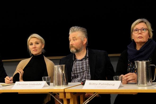 Vaasan sairaanhoitopiirin johtaja Marina Kinnunen sekä Kristiinan perusturvakeskuksesta Christian Lindedahl ja Riitta Palmberg kansalaistilaisuudessa tammikuun lopussa. Tilaisuudessa oli avoin keskustelu terveyspalveluiden järjestämisestä Kristiinassa. ARKISTOKUVA: MINNA ZILLIACUS