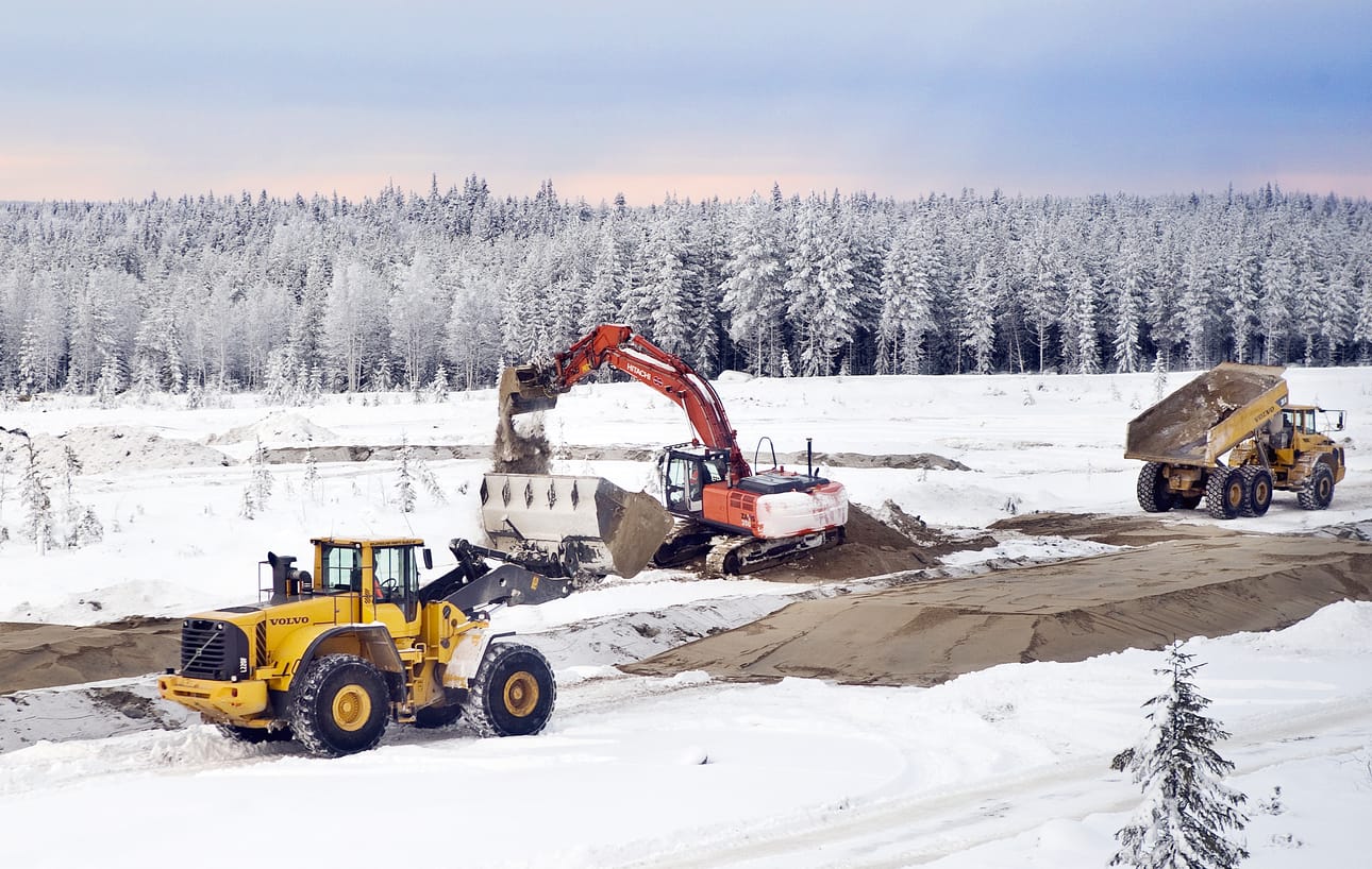Moottoriurheilukeskuksen valmistelevat työt aloitettiin viime kesänä. Syksyn ja alkutalven aikana on rakennettu ratoja ja kunnallistekniikkaa. Alueelle tulee myös pieni huoltorakennus ja tuomaritorni.