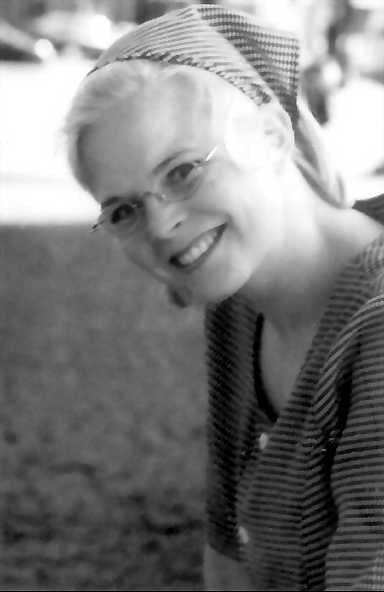 Esikoisrunoilija. Heli Laaksonen muistetaan Pulu uis -kokoelmastaan.