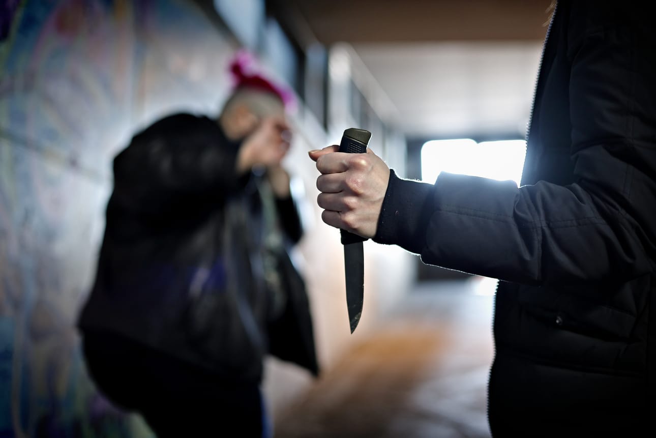 Pohjanmaan poliisi on huolissaan puukkoja kantavista nuorista. Arkistokuva.