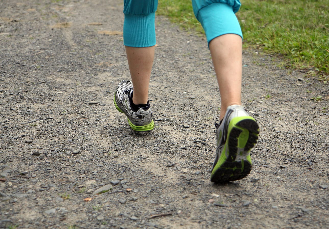 Pitkän matkan juoksijoilla hemoglobiini voi laskea väliaiksesesti jonkin verran myös jalkapohjiin kohdistuvan voimakkaan iskuvaikutuksen takia.