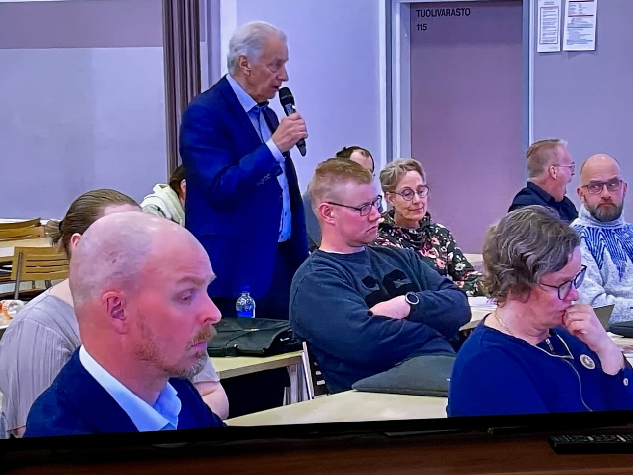Pekka Rahkola toivoi, että Oulaisten taloudenpidossa tarvisi loppuvuonna kysellä, mitä myytäisiin, jotta talous saataisiin pysymään plussalla.