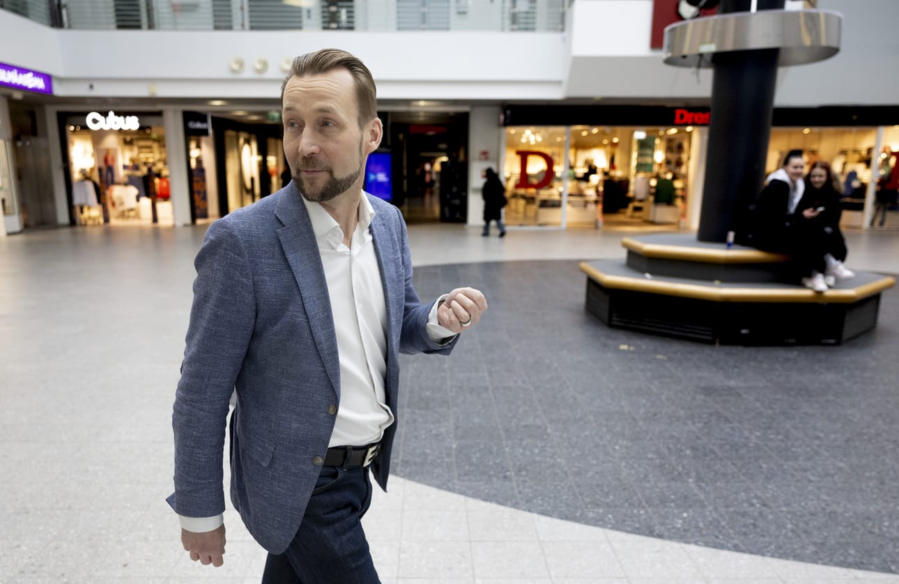 Kolmentoista vuoden ajan Zeppeliniä luotsannut Veli-Pekka Mäkinen sanoo innostuvansa uusien omistajien halusta ja kyvystä uudistaa kauppakeskusta.