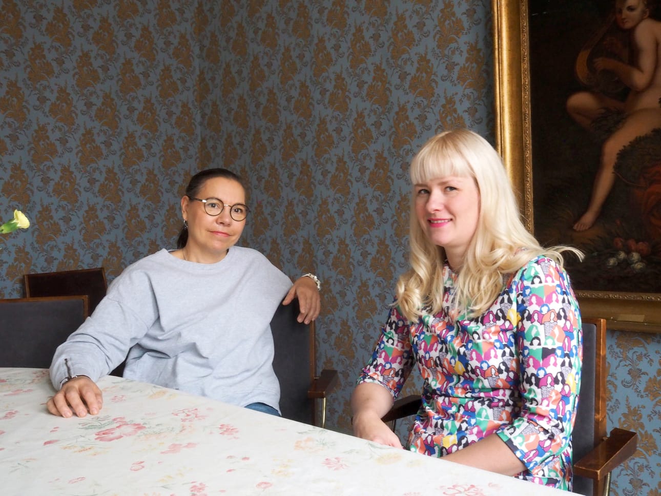 Yhteistyön aloittaneiden Anne Mikkolan (vas.) ja Emilia Aarnion mielestä Vintage Night -tapahtuma hyödyntää hyvin Rauhalan tarjoamia mahdollisuuksia.