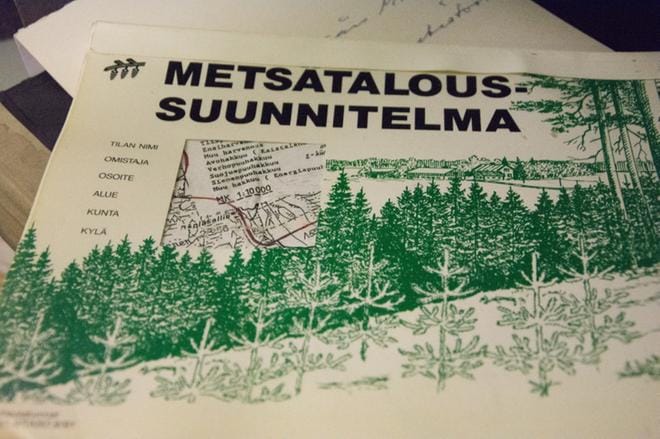 Töysän kotiseutuarkistossa on tallessa useiden yhdistysten materiaalia. Nyt Töysä-talolta löytyy myös yli kolme ja puoli hyllymetriä Töysän Metsänhoitoyhdistyksen papereita, kun ne siirrettiin Töysään Ähtäristä.