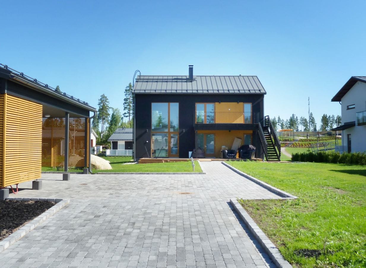Bassotalojen Villa Avanti esiteltiin yleisölle Hyvinkään asuntomessuilla.