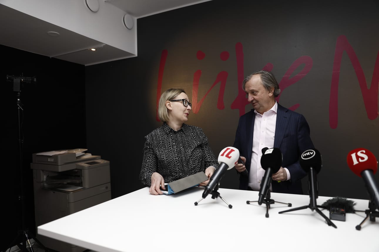 Liike Nytillä on tällä hetkellä eduskunnassa kaksi kansanedustajaa: kokoomuksesta loikannut Harry "Hjallis" Harkimo ja sinisistä loikannut Maria Lohela.