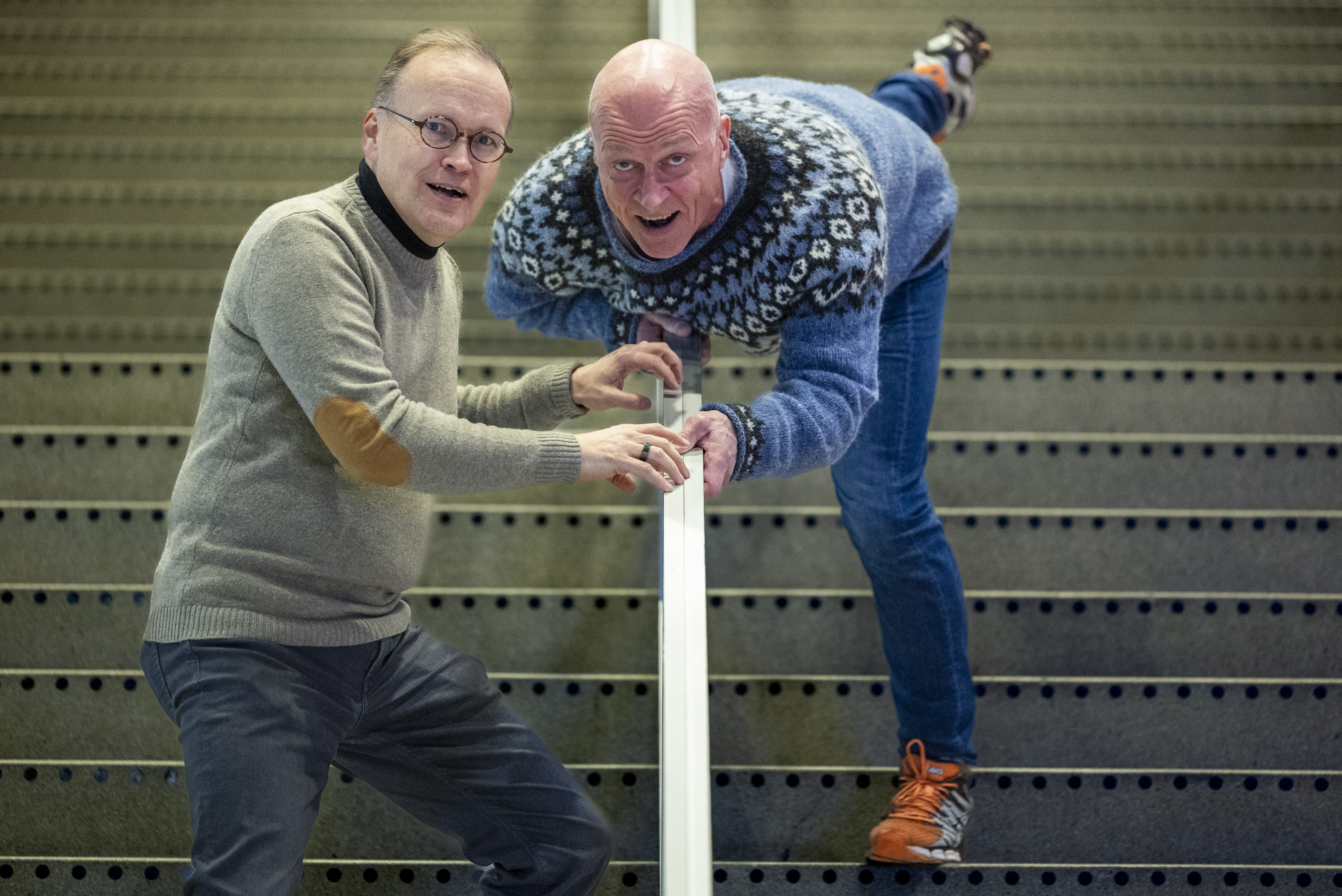 Mitä pahempaan pulaan itsensä Tuban lavalla improvisoi, sitä hauskempaa Oulun yleisöllä on