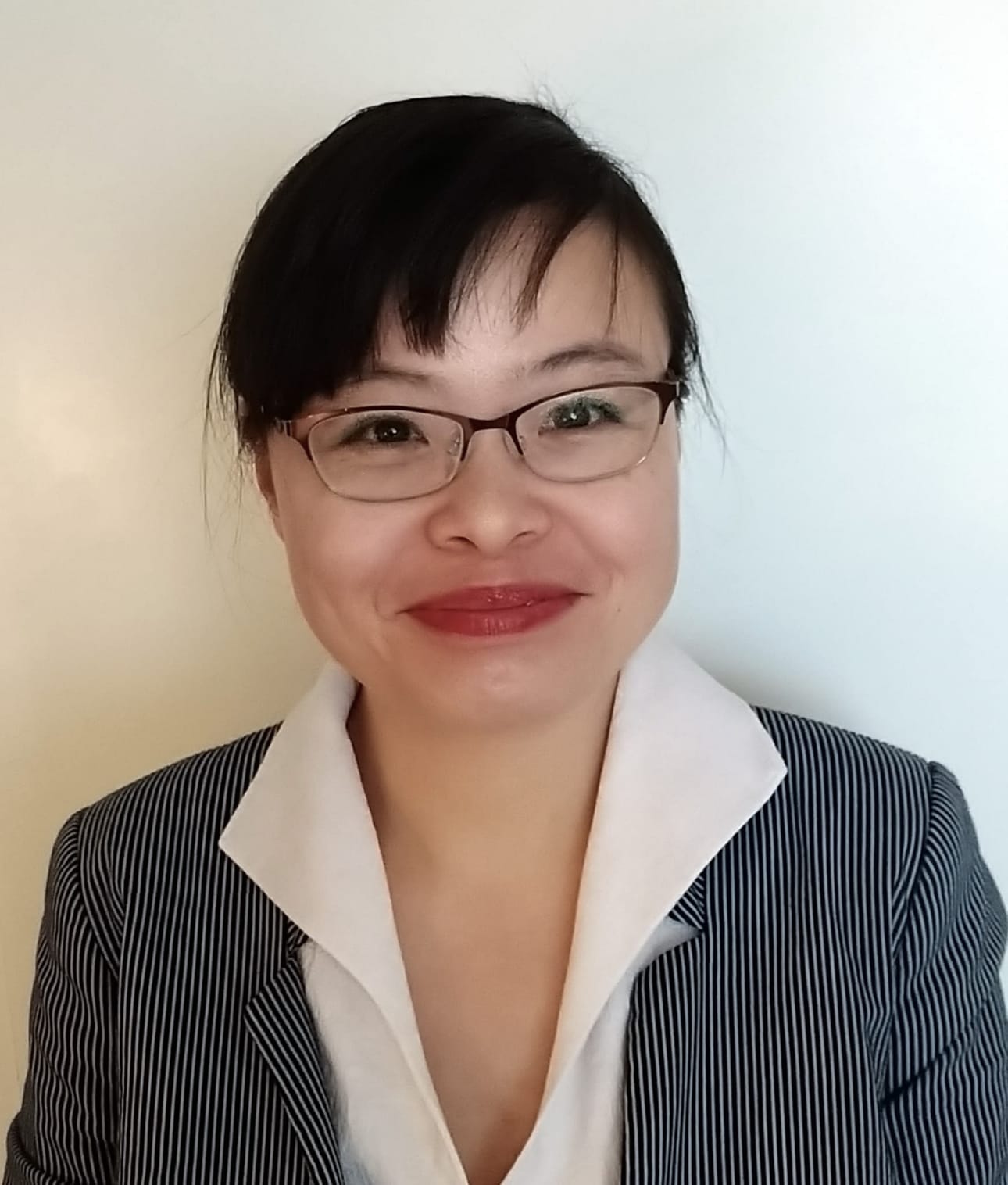 Kiinan-tutkimuksen professori Julie Yu-Wen Chen Helsingin yliopistosta.