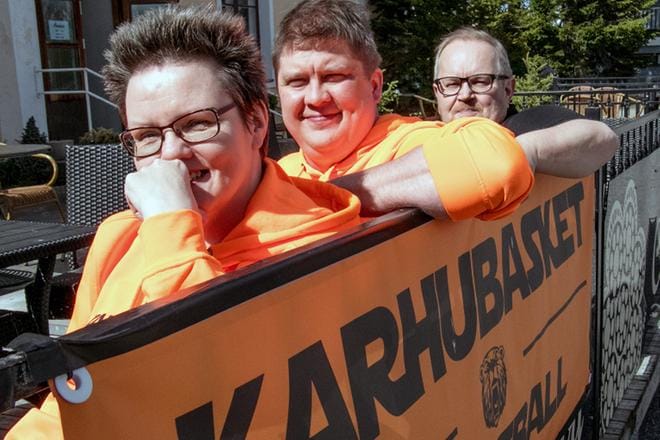 Marja Kivilahti, Mikko Katajisto ja Kari Natri kuuluvat Karhu Basketin taustaryhmään, jolla on suuri vastuu pelijärjestelyjen onnistumisesta. KUVA: JORMA HAVULA