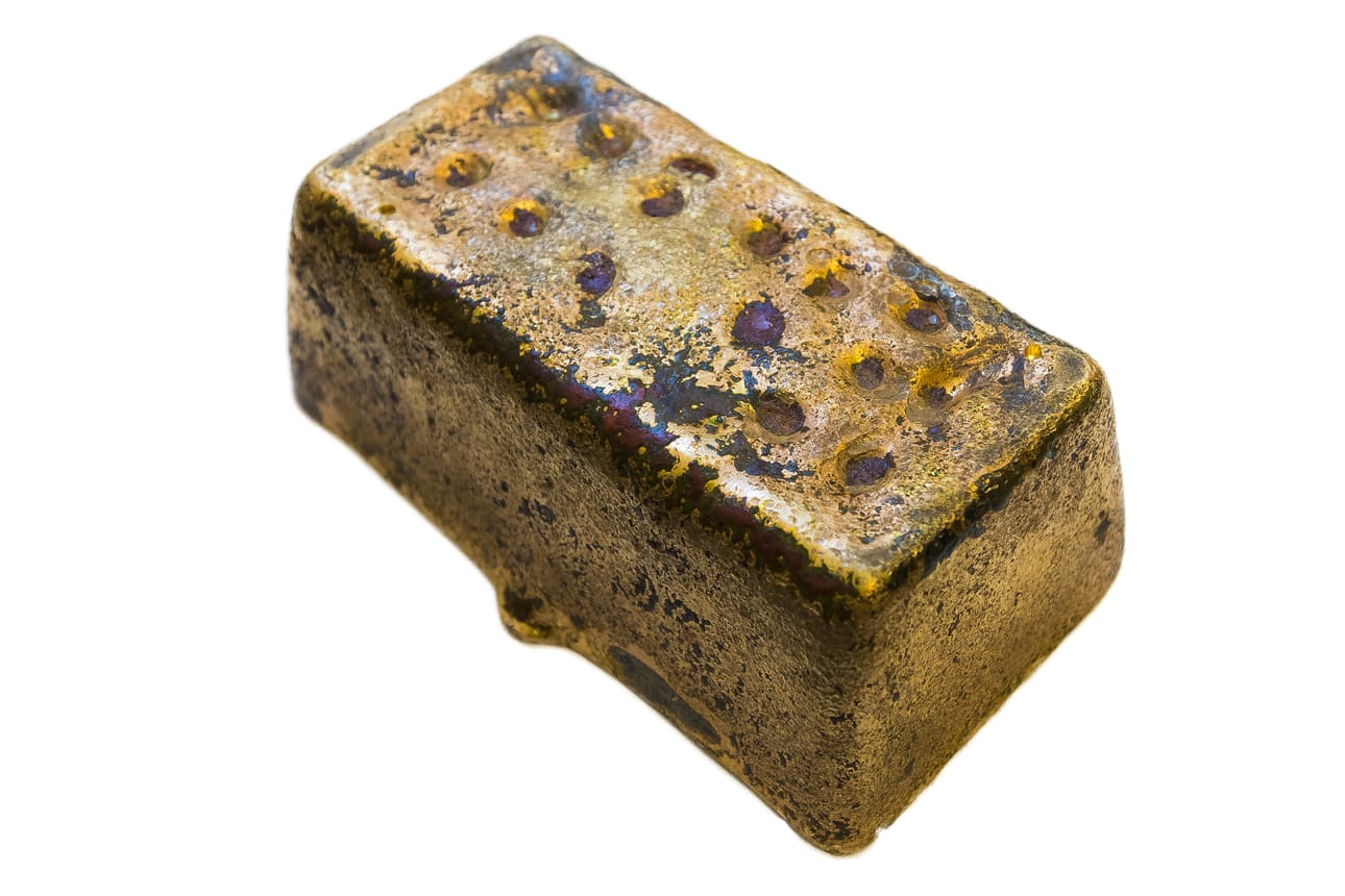 Laivan kaivoksen ensimmäinen kultaharkko