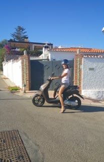 Aika harvoin tulee käytyä Kuusamossa, koska perheessämme on paljon lapsia ja eläimiä, Espanjassa asuva Riina-Maija Palander sanoo.