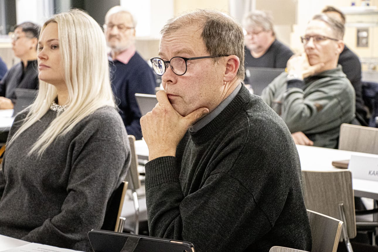 Tapani Yrjänä esitti tuloverotuksen keventämistä himpun verran.