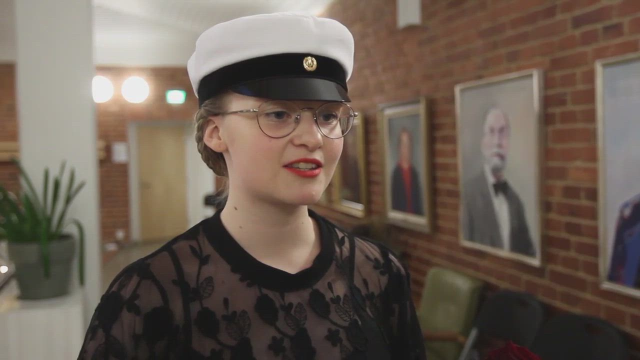 Elli Suutarin kommentit heti ylioppilas juhlan jälkeen