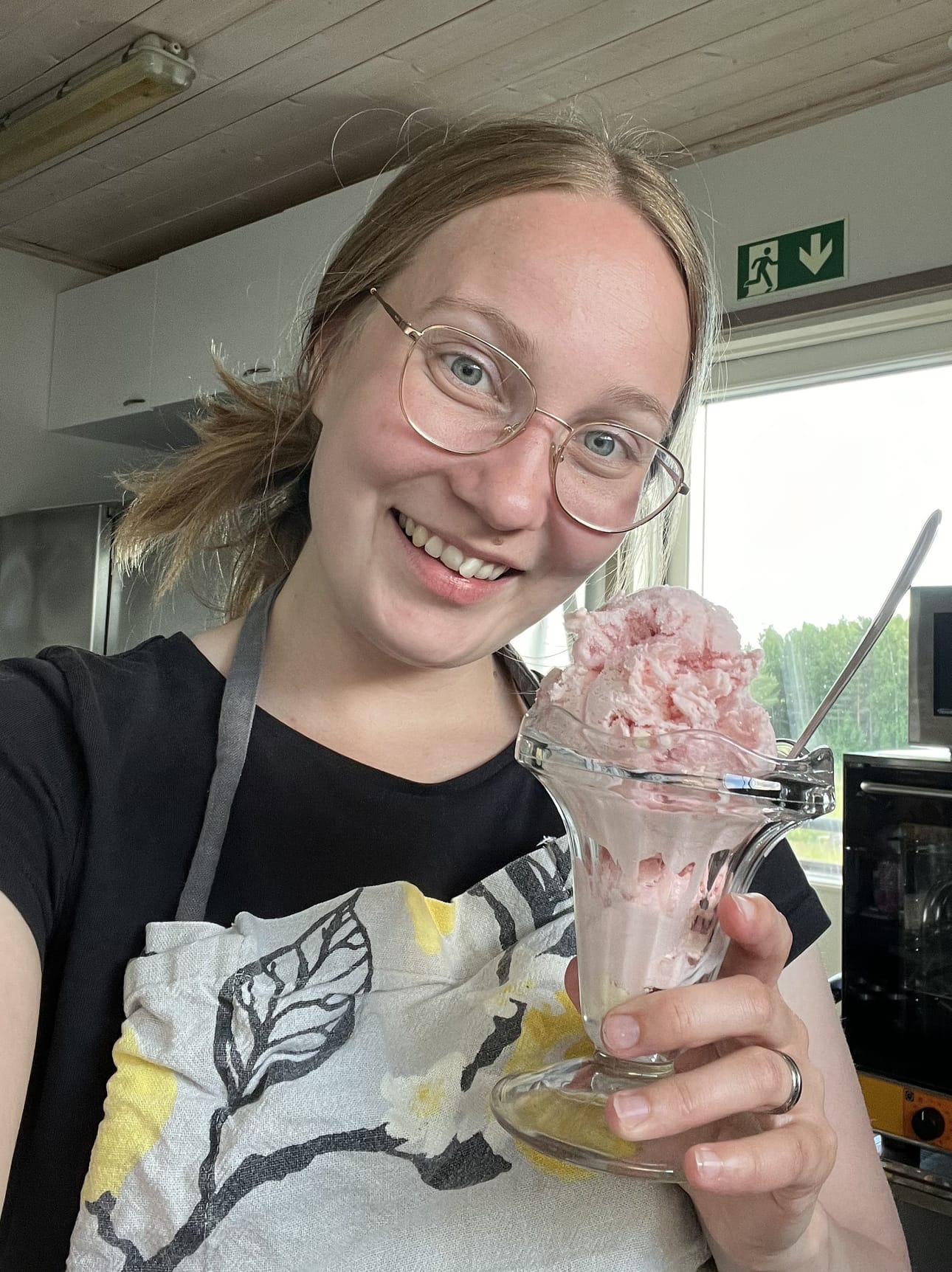 Marianna Karjanlahti on julkaissut sosiaalisessa mediassa seuraajiensa toiveisiin perustuvia jäätelöreseptivideoita. Sisällöt ovat innostaneet ihmisiä matkustamaan jopa Tuuriin asti maistamaan jäätelöitä.