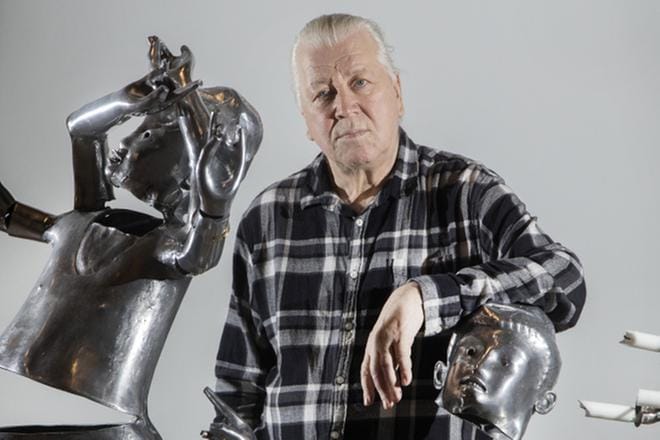 Pekka Kauhasen suunnittelema Talvisodan muistomerkki (ei kuvassa) paljastetaan yleisölle torstaina. Itsenäisyyspäivänä avautuu myös Kauhasen näyttely Helsingin taidemuseossa. KUVA: MAURI RATILAINEN