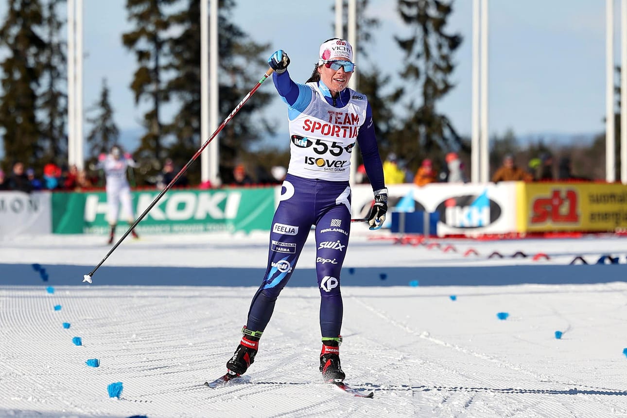Krista Pärmäkoski tuuletteli naisten voittoa.