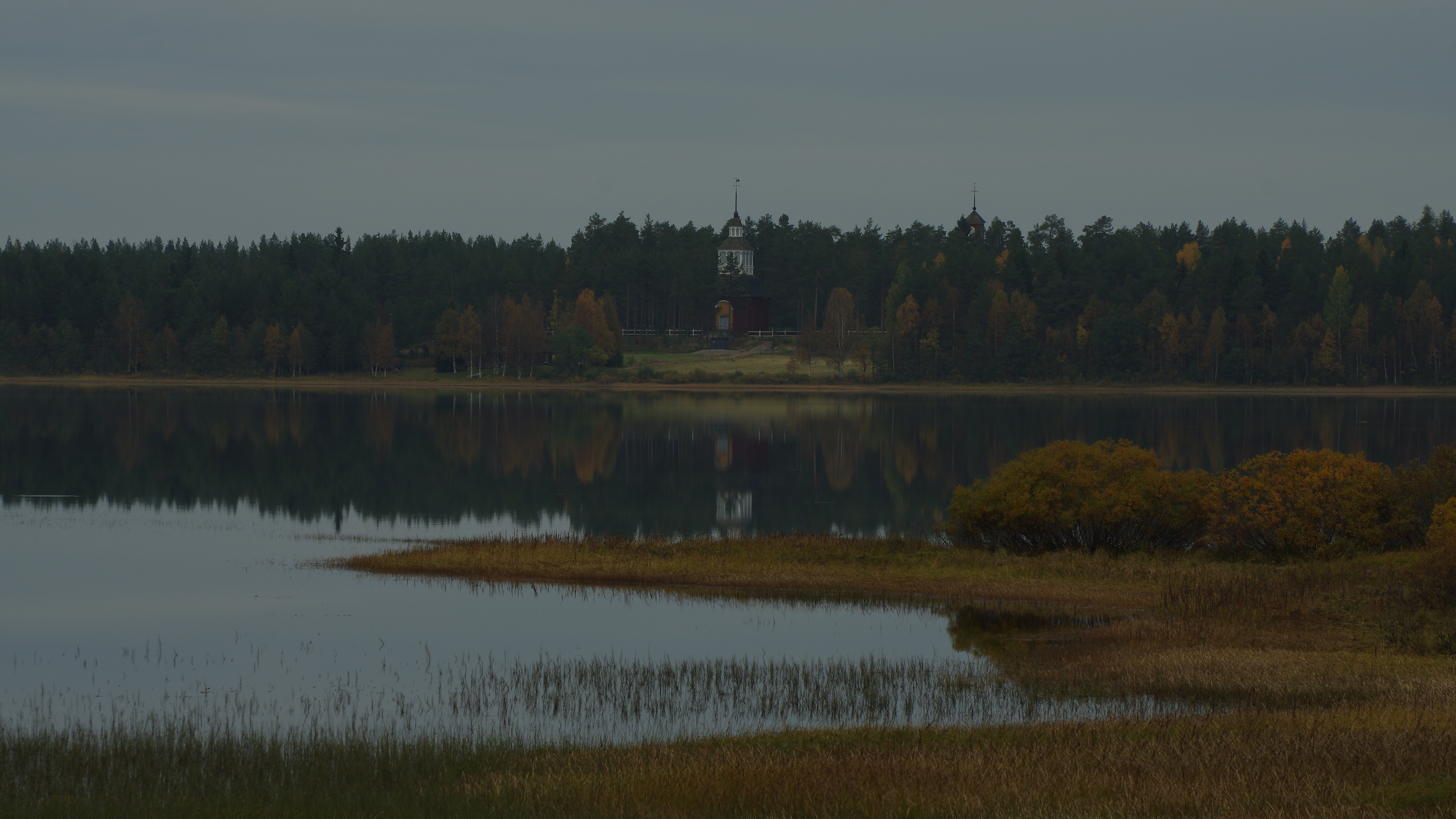 Tyyni syyspäivä
