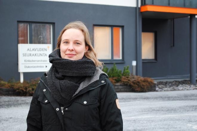Vapaa-ajallaan Hannele Hannuksela ulkoilee. Kuntoaan hän hoitaa metsäpolkuja juoksemalla. KUVA: EEVA-LIISA KULJU