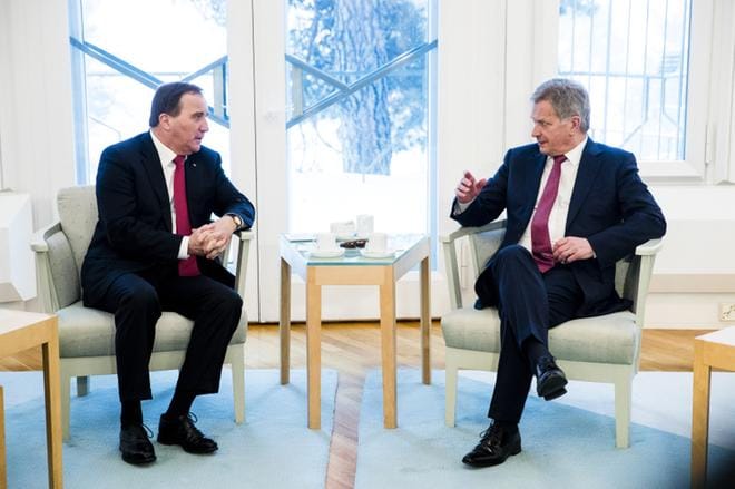 Ruotsin pääministerin Stefan Löfvenin ja presidentti Sauli Niinistön keskustelunaiheet Mäntyniemessä olivat tutut: maiden välinen yhteistyö, puolustus ja arktiset asiat.