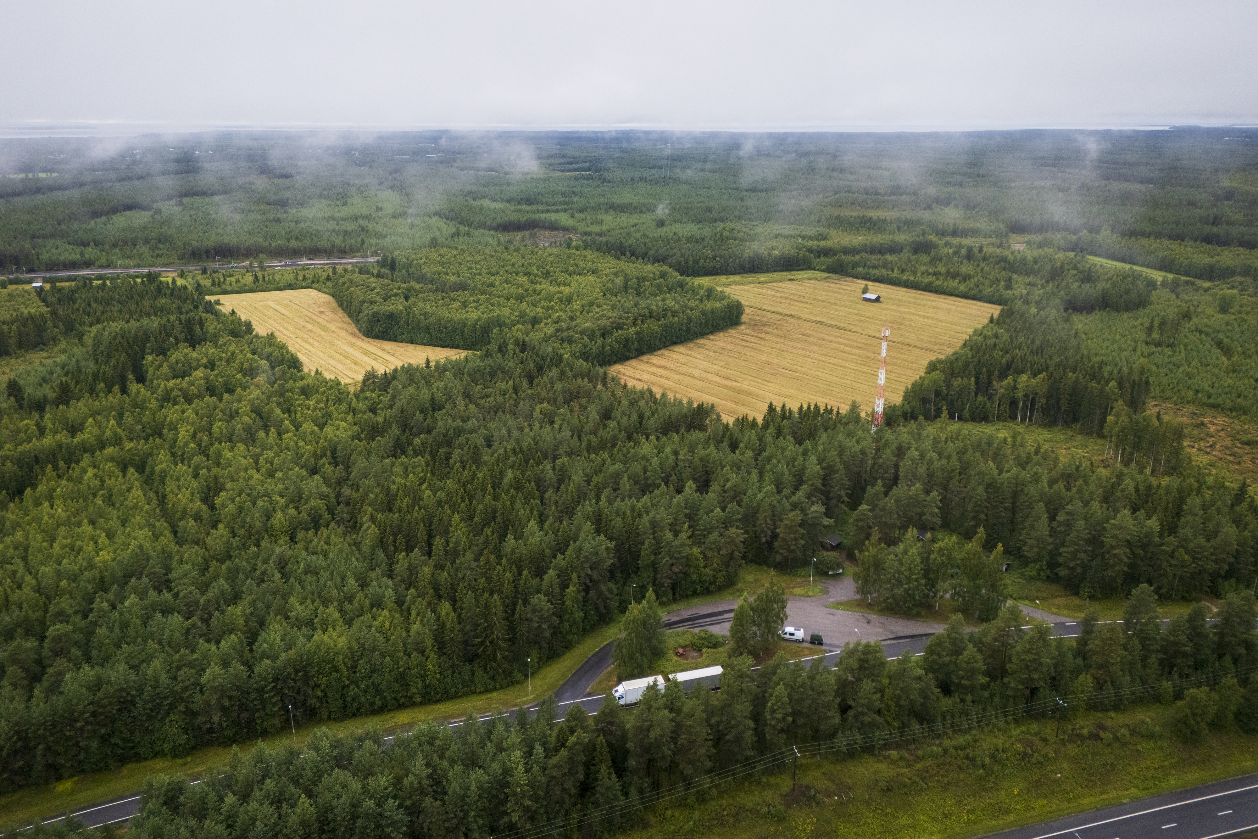 Haukiputaan Kelloon suunnitellaan suurta aurinkovoimalaa – 14 000 paneelia tuottaisi sähköt 500 omakotitalolle