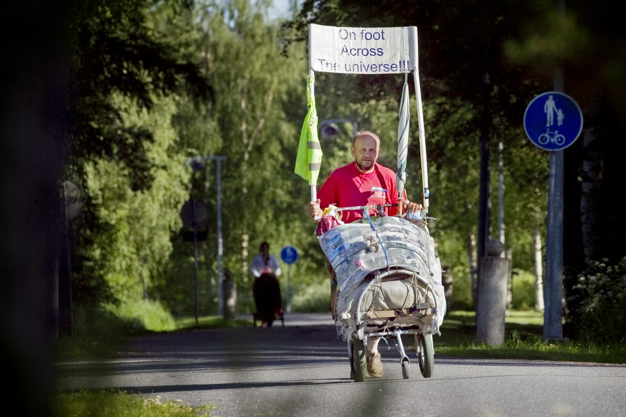 Vladimir Ponomarev on kävellyt jo kahdeksan vuotta ympäri maailmaa.