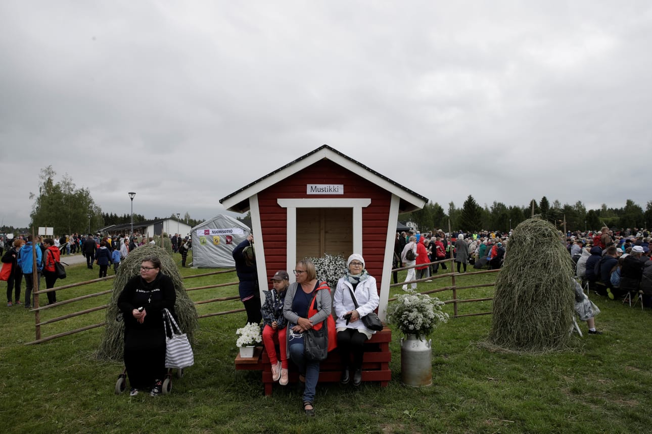 Herättäjäjuhlat ovat toiseksi isoin hengellinen kesätapahtuma vanhollislestadiolaisten suviseurojen jälkeen.