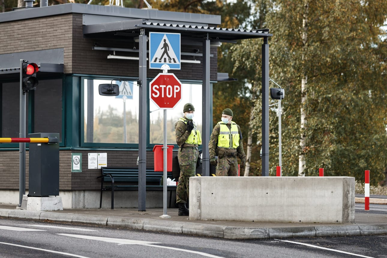 Suomessa on menossa kansainvälinen harjoitus, jossa harjoitellaan vaativien kemiallisten, biologisten, ydinaseperäisten ja räjähtävien aineiden uhkien torjumista ja niiden rajoittamista. LEHTIKUVA / Roni Rekomaa