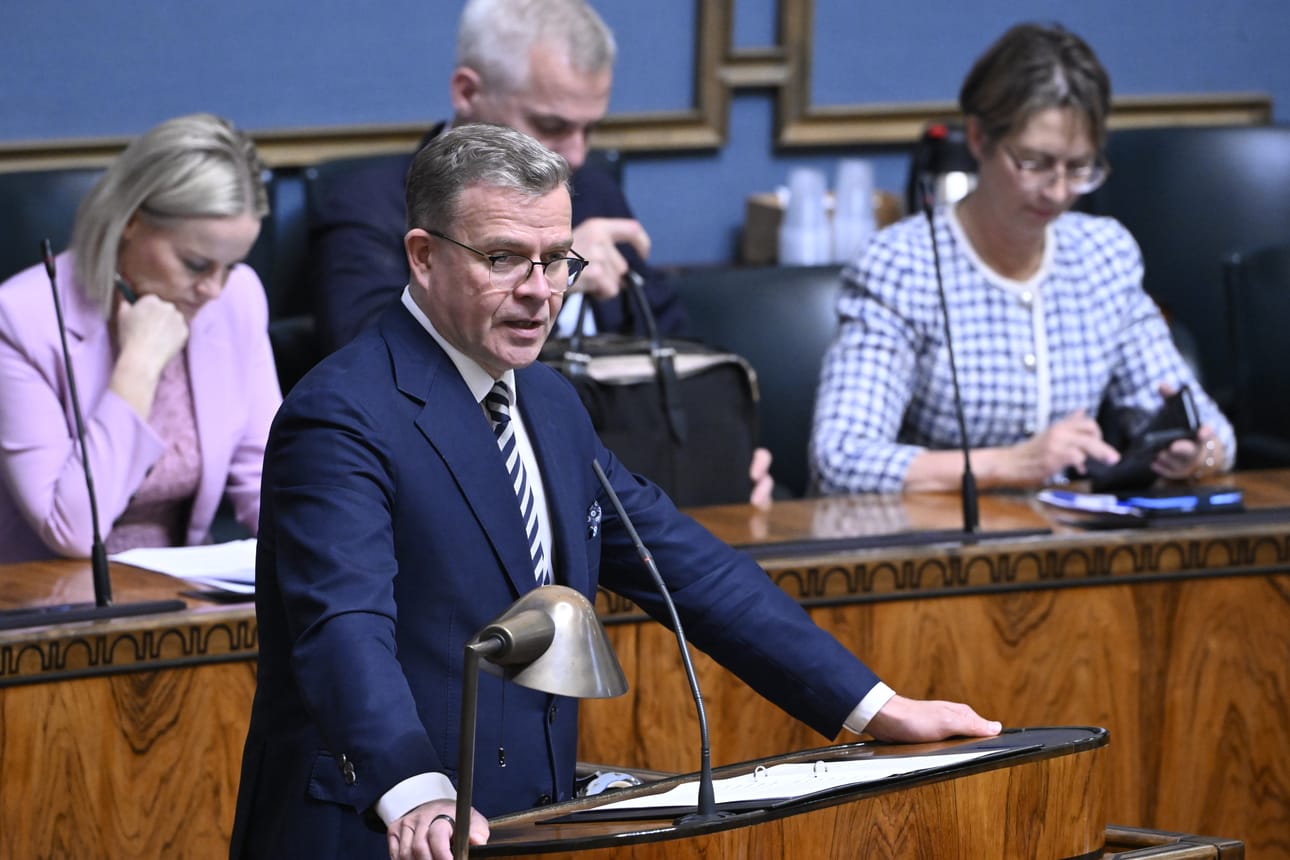 Kirjoittaja kritisoi Orpon hallituksen harjoittamaa talouspolitiikkaa.