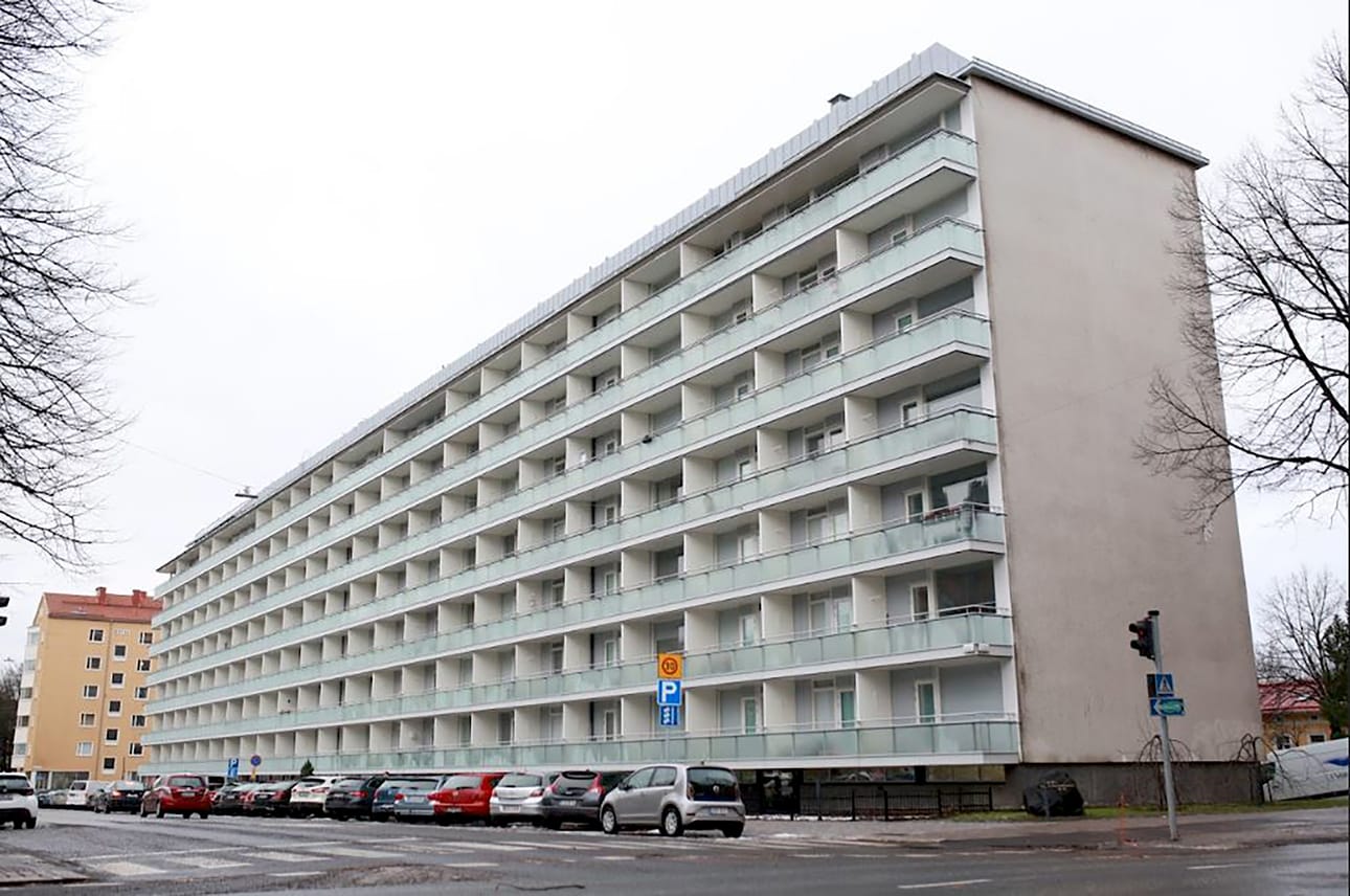 Sirkka-Liisa Valjuksen viimeiseksi jäänyt kotitalo Turussa osoitteessa Rauhankatu 19 kuvattuna marraskuussa 2023. Samassa talossa Valjus kohtasi kuolemansa kesällä 1963.