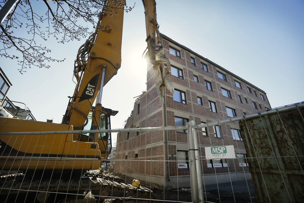 NCC Rakennus Oy rakentaa Kirkkokadulta purettavan viisikerroksisen asuinrakennuksen tilalle uuden asuinkerrostalon. Suunnitelmien mukaan sen pitäisi olla valmis ensi vuoden loppuun mennessä.