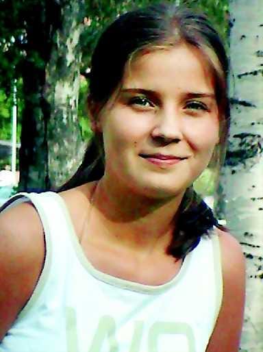 "Toisaalta olisi voinut jatkaa lomaa, mutta oikeastaan on kiva palata arkeen niin saa rytmin takaisin", sanoo lukion toisen luokan aloittava Tiina Niemi.