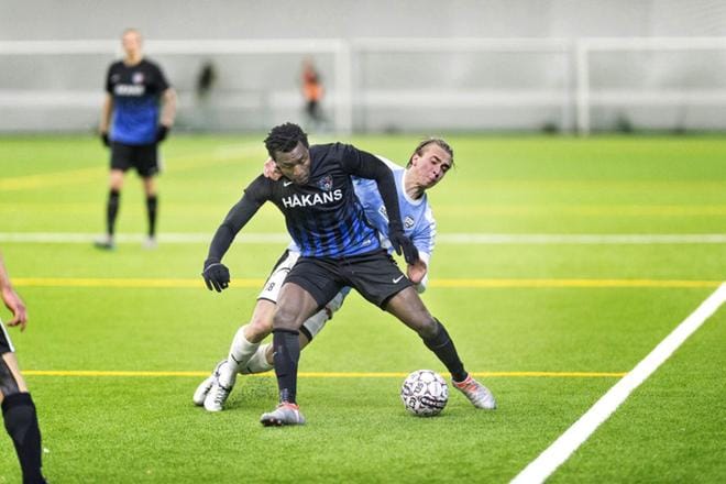 Interin Abdoulie Mansallyn otteet HJK-pelin loppuhetkillä herättivät epäilyksiä ottelumanipulaatiosta. Arkistokuva on Suomen cupin ottelusta Inter–TPS. KUVA: Jori Liimatainen