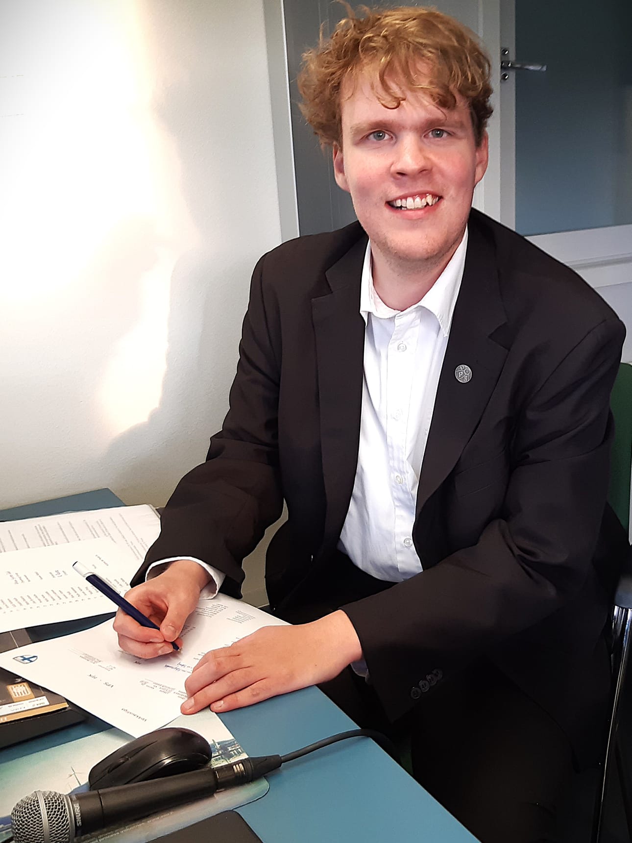 Vepsun kuuluttaja Niclas Palo-Hoppi hoitaa yksin sekä pelin seuraamisen, kuuluttamisen että kaiken tekniikan, mitä tarvitaan musiikin ja mainosten ajamiseen peleissä.