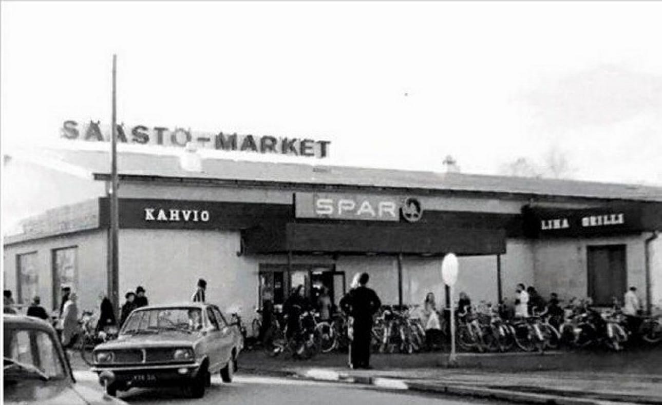 Näille tiloilleen Säästömarket juurtui ja pian sen jälkeen nimi muuttui.