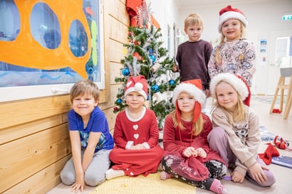 "Haluaisin, että saan jouluna lahjaksi ison pehmonallen" – Linnea Määttä ja muut päiväkoti Otson lapset kertoivat Koillissanomille jouluodotuksistaan