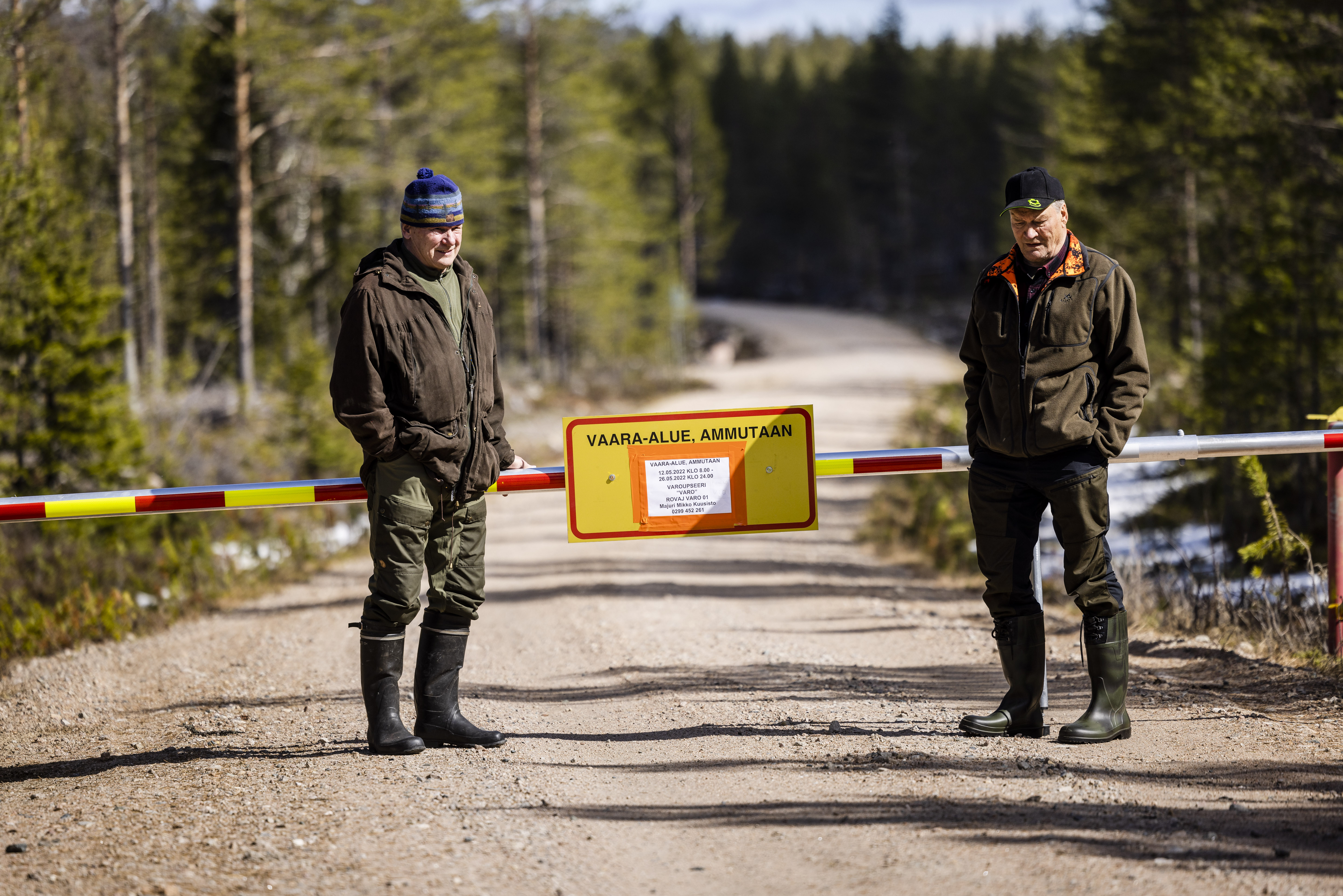 "Jos käyttö tästä kiristyy, se on poronhoidon loppu" – Rovajärven ampuma-alueella laiduntaa nelisentuhatta poroa